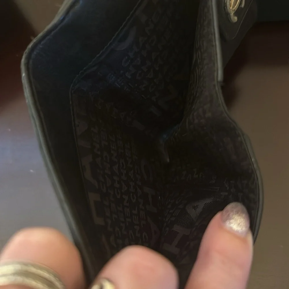 Chanel black compact wallet GUC! - Picture 6 of 9